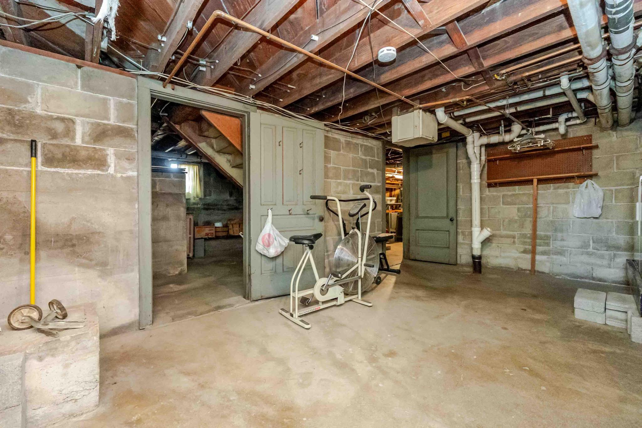 Findlay, Ohio 45840, United States, 5 Bedrooms Bedrooms, ,2 BathroomsBathrooms,Residential,Active,228230