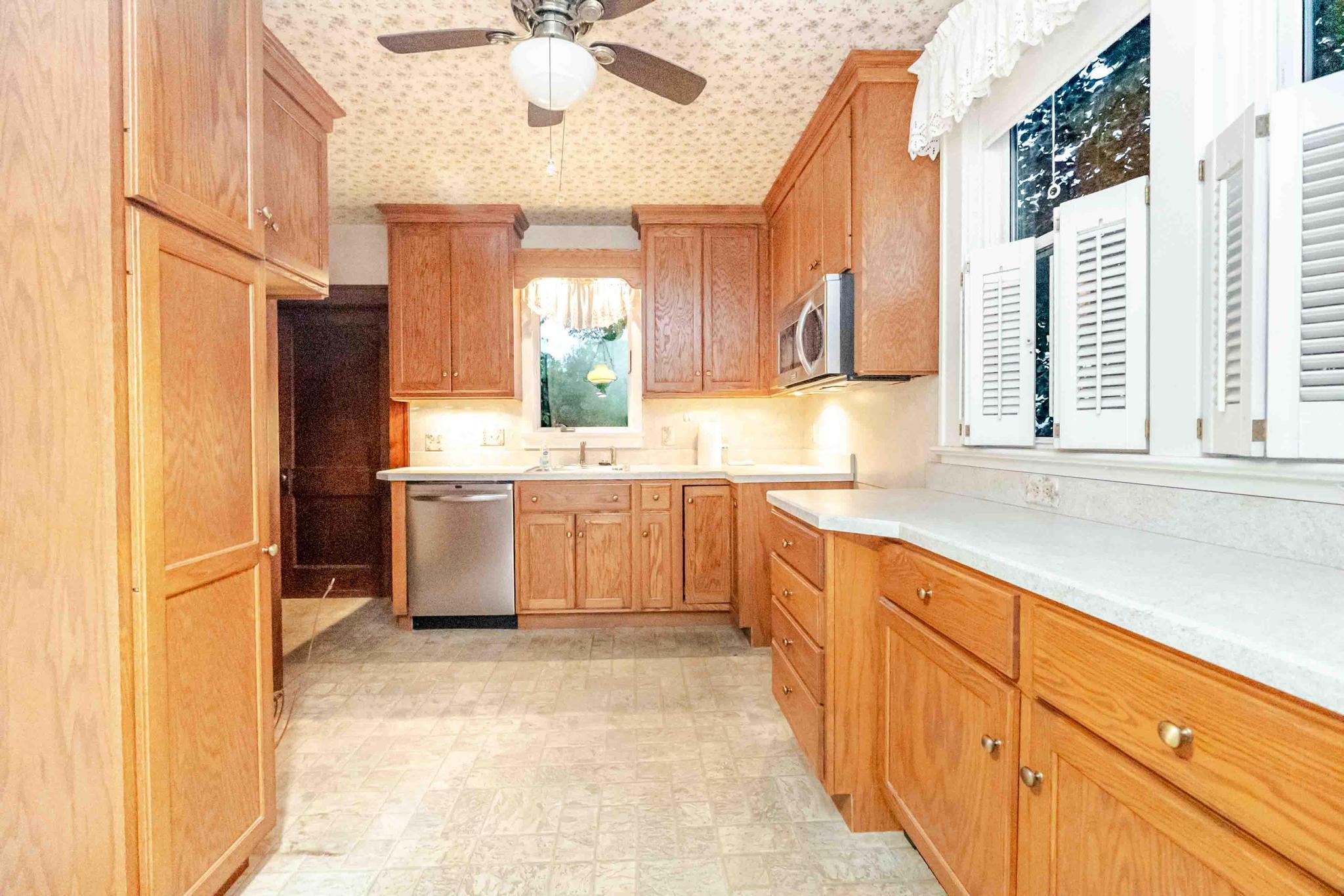 Findlay, Ohio 45840, United States, 5 Bedrooms Bedrooms, ,2 BathroomsBathrooms,Residential,Active,228230