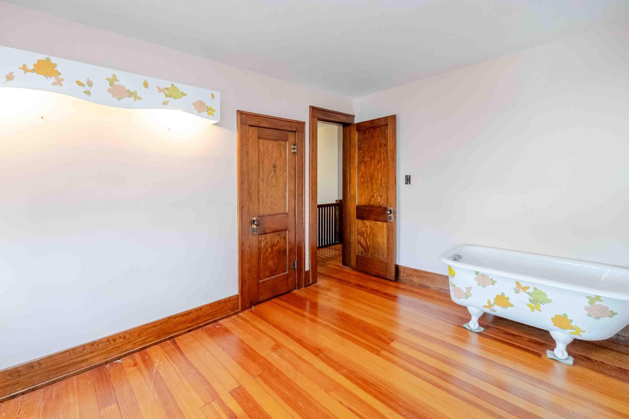 Findlay, Ohio 45840, United States, 5 Bedrooms Bedrooms, ,2 BathroomsBathrooms,Residential,Active,228230