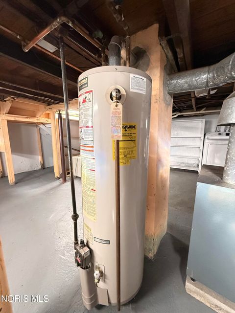 Tiny photo for 711 Sawyer Road, Toledo, OH 43615 (MLS # 10004161)