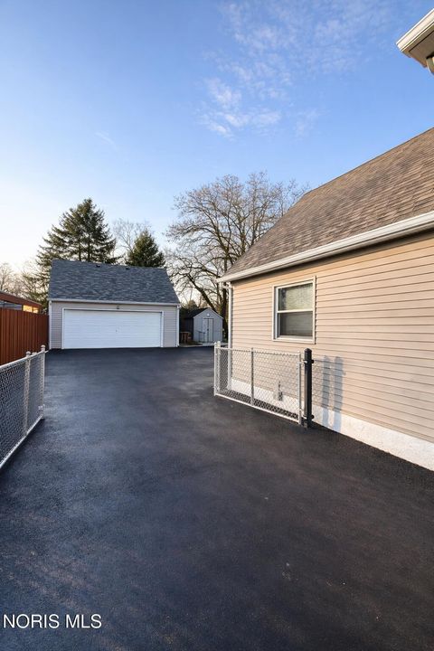 Tiny photo for 711 Sawyer Road, Toledo, OH 43615 (MLS # 10004161)