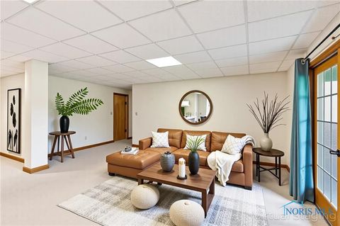 Tiny photo for 125 W Woodmere Drive, Tiffin, OH 44883 (MLS # 10000936)