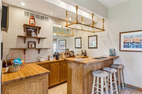 Tiny photo for 125 W Woodmere Drive, Tiffin, OH 44883 (MLS # 10000936)