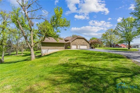 Tiny photo for 125 W Woodmere Drive, Tiffin, OH 44883 (MLS # 10000936)