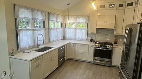 Tiny photo for 980 Hunters Run, Perrysburg, OH 43551 (MLS # 10010290)