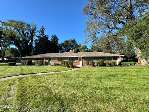 Tiny photo for 2208 Valley Brook Drive, Toledo, OH 43615 (MLS # 10013885)