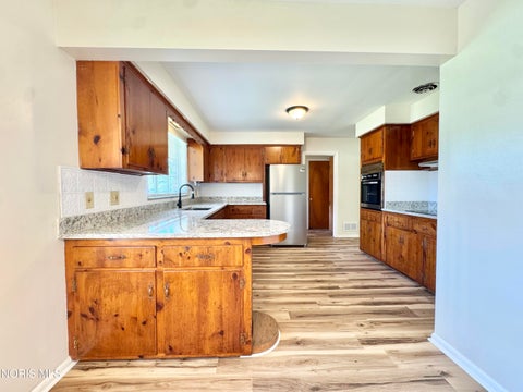 Tiny photo for 2208 Valley Brook Drive, Toledo, OH 43615 (MLS # 10013885)