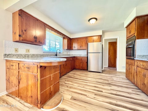 Tiny photo for 2208 Valley Brook Drive, Toledo, OH 43615 (MLS # 10013885)