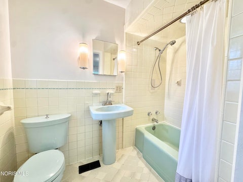 Tiny photo for 2208 Valley Brook Drive, Toledo, OH 43615 (MLS # 10013885)