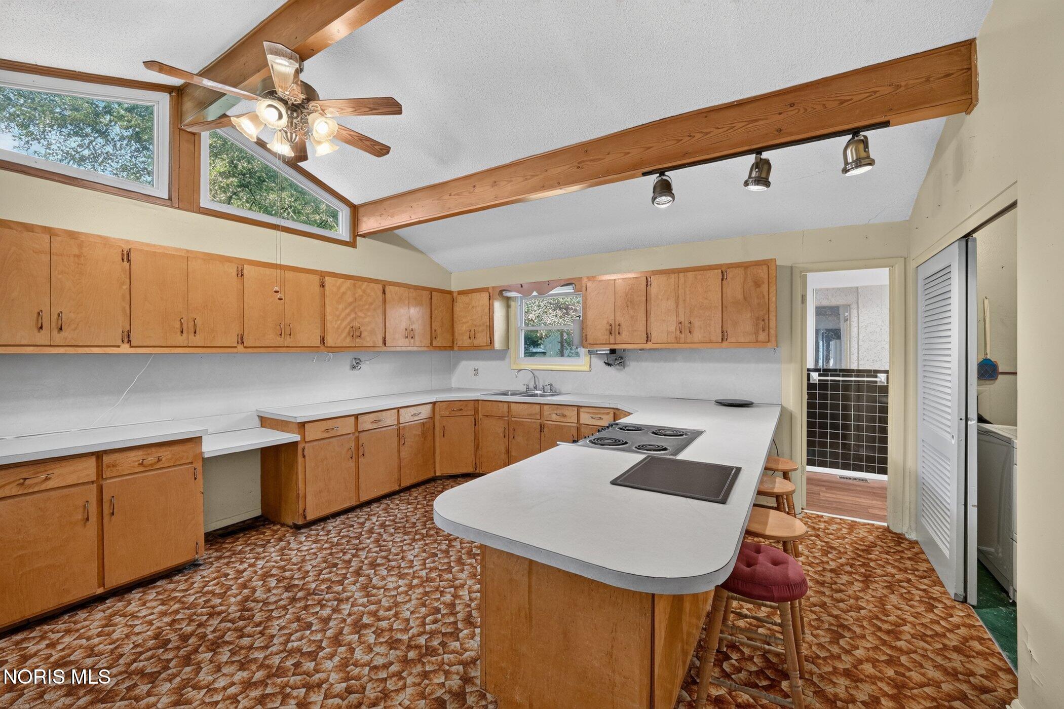 3633 Robin Road