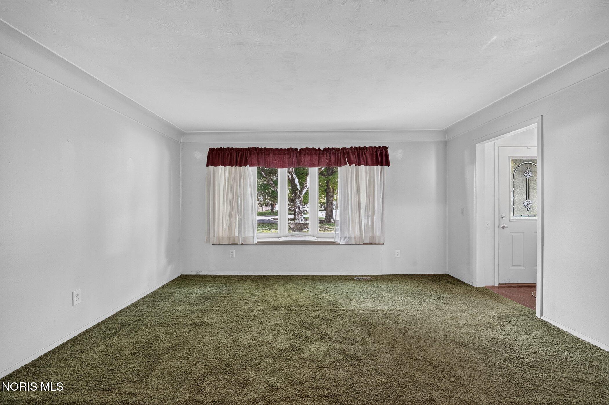 3633 Robin Road