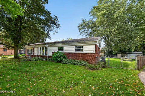 Tiny photo for 3633 Robin Road, Toledo, OH 43623 (MLS # 10013955)