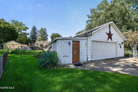 Tiny photo for 3633 Robin Road, Toledo, OH 43623 (MLS # 10013955)