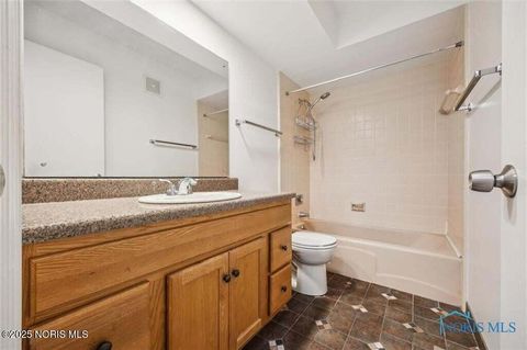 Tiny photo for 4243 W Bancroft Street # 204w, Ottawa Hills, OH 43615 (MLS # 10002020)