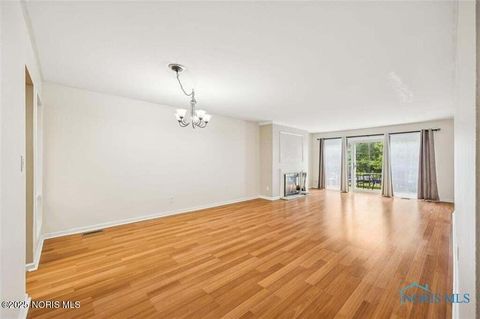 Tiny photo for 4243 W Bancroft Street # 204w, Ottawa Hills, OH 43615 (MLS # 10002020)