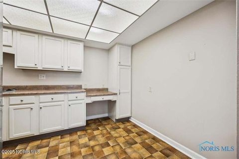 Tiny photo for 4243 W Bancroft Street # 204w, Ottawa Hills, OH 43615 (MLS # 10002020)