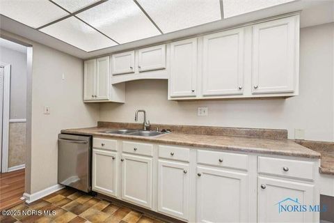 Tiny photo for 4243 W Bancroft Street # 204w, Ottawa Hills, OH 43615 (MLS # 10002020)