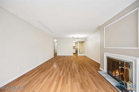 Tiny photo for 4243 W Bancroft Street # 204w, Ottawa Hills, OH 43615 (MLS # 10002020)