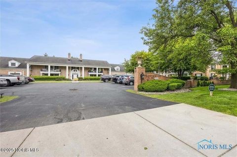 Tiny photo for 4243 W Bancroft Street # 204w, Ottawa Hills, OH 43615 (MLS # 10002020)