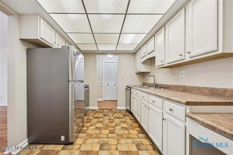 Tiny photo for 4243 W Bancroft Street # 204w, Ottawa Hills, OH 43615 (MLS # 10002020)