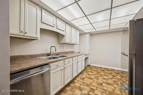 Tiny photo for 4243 W Bancroft Street # 204w, Ottawa Hills, OH 43615 (MLS # 10002020)