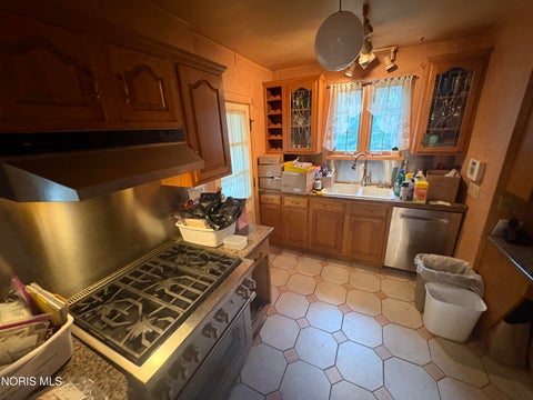 Tiny photo for 617 Valley Drive, Maumee, OH 43537 (MLS # 10014769)