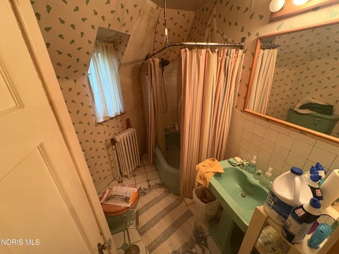 Tiny photo for 617 Valley Drive, Maumee, OH 43537 (MLS # 10014769)