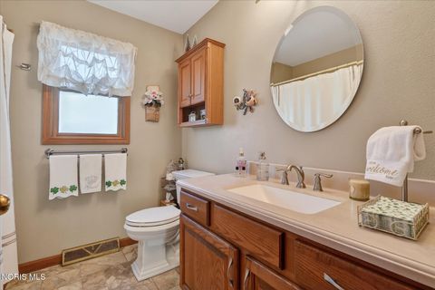 Tiny photo for 5902 Apple Meadow Drive, Sylvania, OH 43560 (MLS # 10004585)