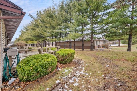 Tiny photo for 28 Boston Bay Road, Perrysburg, OH 43551 (MLS # 10002916)