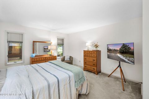 Tiny photo for 28 Boston Bay Road, Perrysburg, OH 43551 (MLS # 10002916)