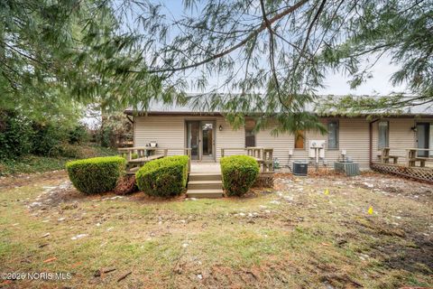 Tiny photo for 28 Boston Bay Road, Perrysburg, OH 43551 (MLS # 10002916)