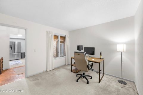 Tiny photo for 28 Boston Bay Road, Perrysburg, OH 43551 (MLS # 10002916)