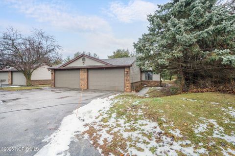 Tiny photo for 28 Boston Bay Road, Perrysburg, OH 43551 (MLS # 10002916)