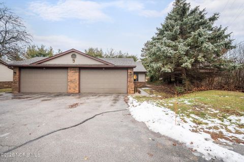 Tiny photo for 28 Boston Bay Road, Perrysburg, OH 43551 (MLS # 10002916)
