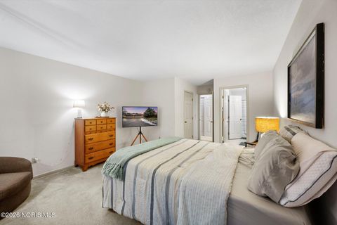 Tiny photo for 28 Boston Bay Road, Perrysburg, OH 43551 (MLS # 10002916)