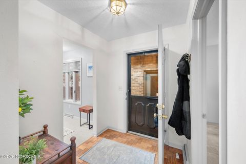 Tiny photo for 28 Boston Bay Road, Perrysburg, OH 43551 (MLS # 10002916)