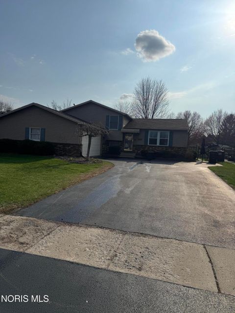 Photo of 2214 Denton Lane, Maumee, OH 43537 (MLS # 10005727)