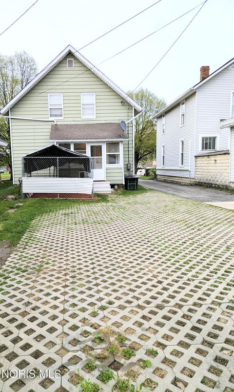 Tiny photo for 429 N Union Street, Fostoria, OH 44830 (MLS # 10006592)