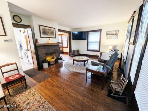 Tiny photo for 429 N Union Street, Fostoria, OH 44830 (MLS # 10006592)