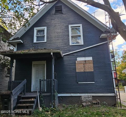 Tiny photo for 210 Western Avenue, Toledo, OH 43609 (MLS # 10000212)