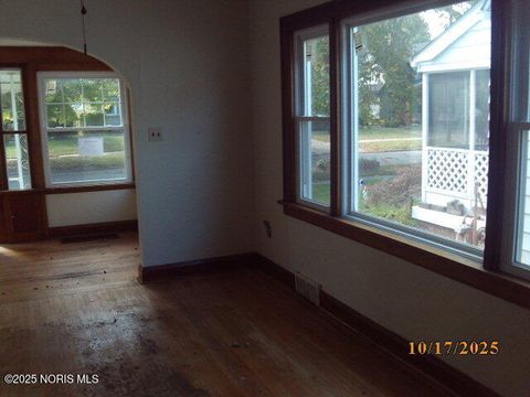 Tiny photo for 2835 121st Street, Toledo, OH 43611 (MLS # 10000579)