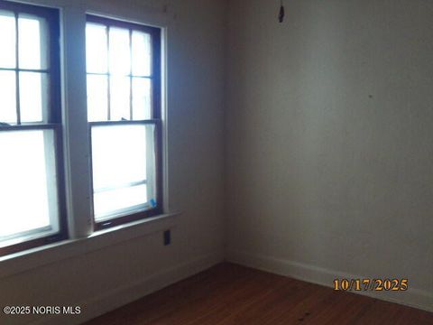 Tiny photo for 2835 121st Street, Toledo, OH 43611 (MLS # 10000579)