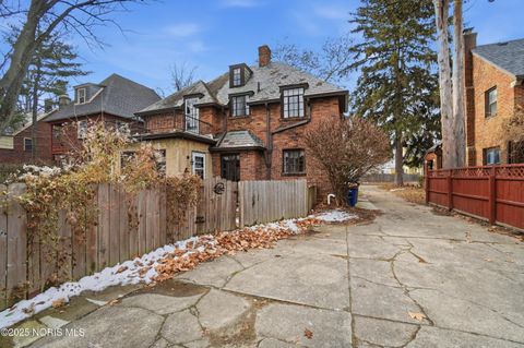 Tiny photo for 2356 Secor Road, Toledo, OH 43606 (MLS # 10002319)