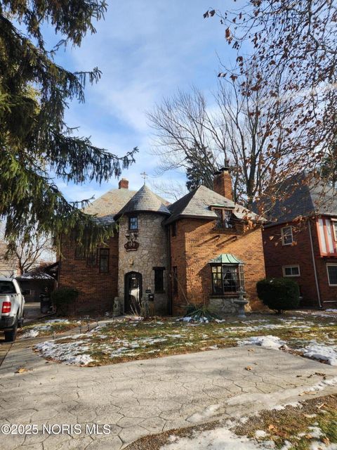 Photo of 2356 Secor Road, Toledo, OH 43606 (MLS # 10002319)