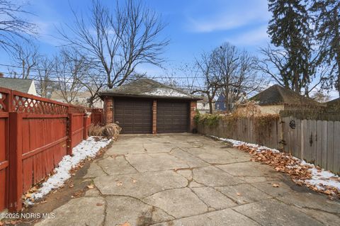 Tiny photo for 2356 Secor Road, Toledo, OH 43606 (MLS # 10002319)