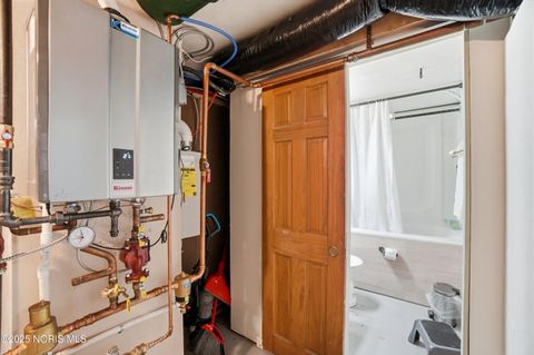 Tiny photo for 2356 Secor Road, Toledo, OH 43606 (MLS # 10002319)