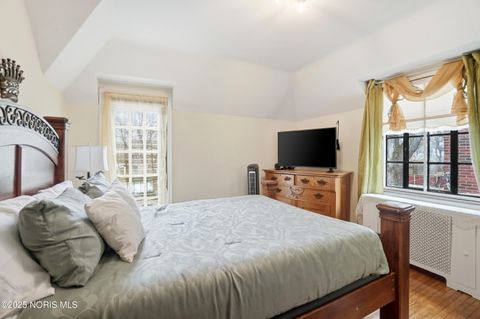 Tiny photo for 2356 Secor Road, Toledo, OH 43606 (MLS # 10002319)