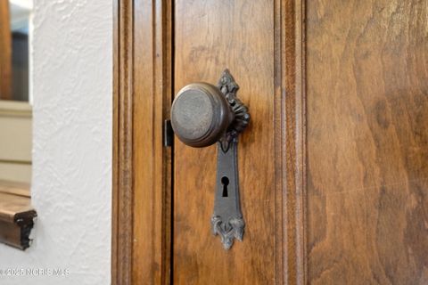 Tiny photo for 2356 Secor Road, Toledo, OH 43606 (MLS # 10002319)