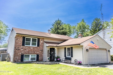 Tiny photo for 278 Queensland Boulevard, Perrysburg, OH 43551 (MLS # 10010440)
