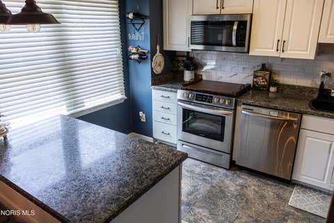 Tiny photo for 278 Queensland Boulevard, Perrysburg, OH 43551 (MLS # 10010440)